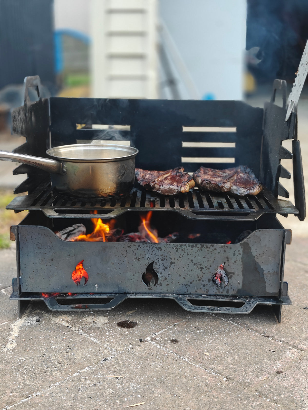 Firepit/ charcoal BBQ
